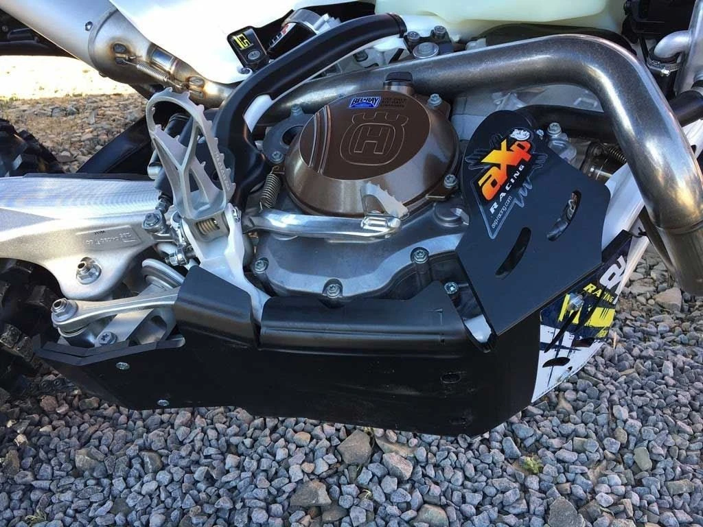 CUBRECARTER AXP RACING HUSQVARNA KTM 4T XTREM SKID PLATE BLACK 4 CUBRECARTER AXP RACING HUSQVARNA KTM 4T XTREM SKID PLATE BLACK - Imagen 4